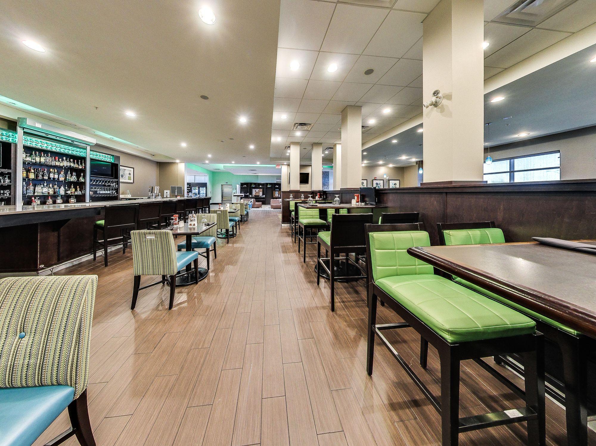 Holiday Inn Hotel & Suites Edmonton Airport Conference Centre By Ihg Ниску Екстериор снимка