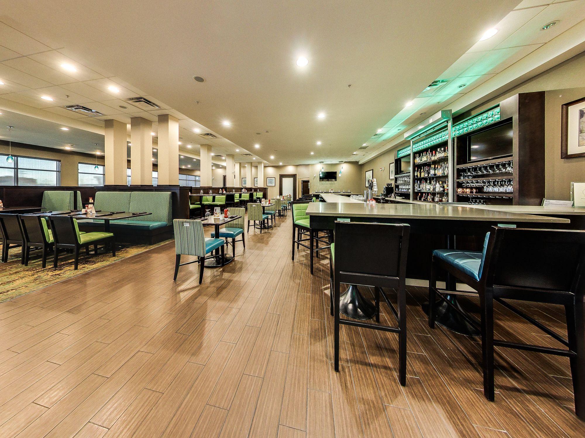 Holiday Inn Hotel & Suites Edmonton Airport Conference Centre By Ihg Ниску Екстериор снимка