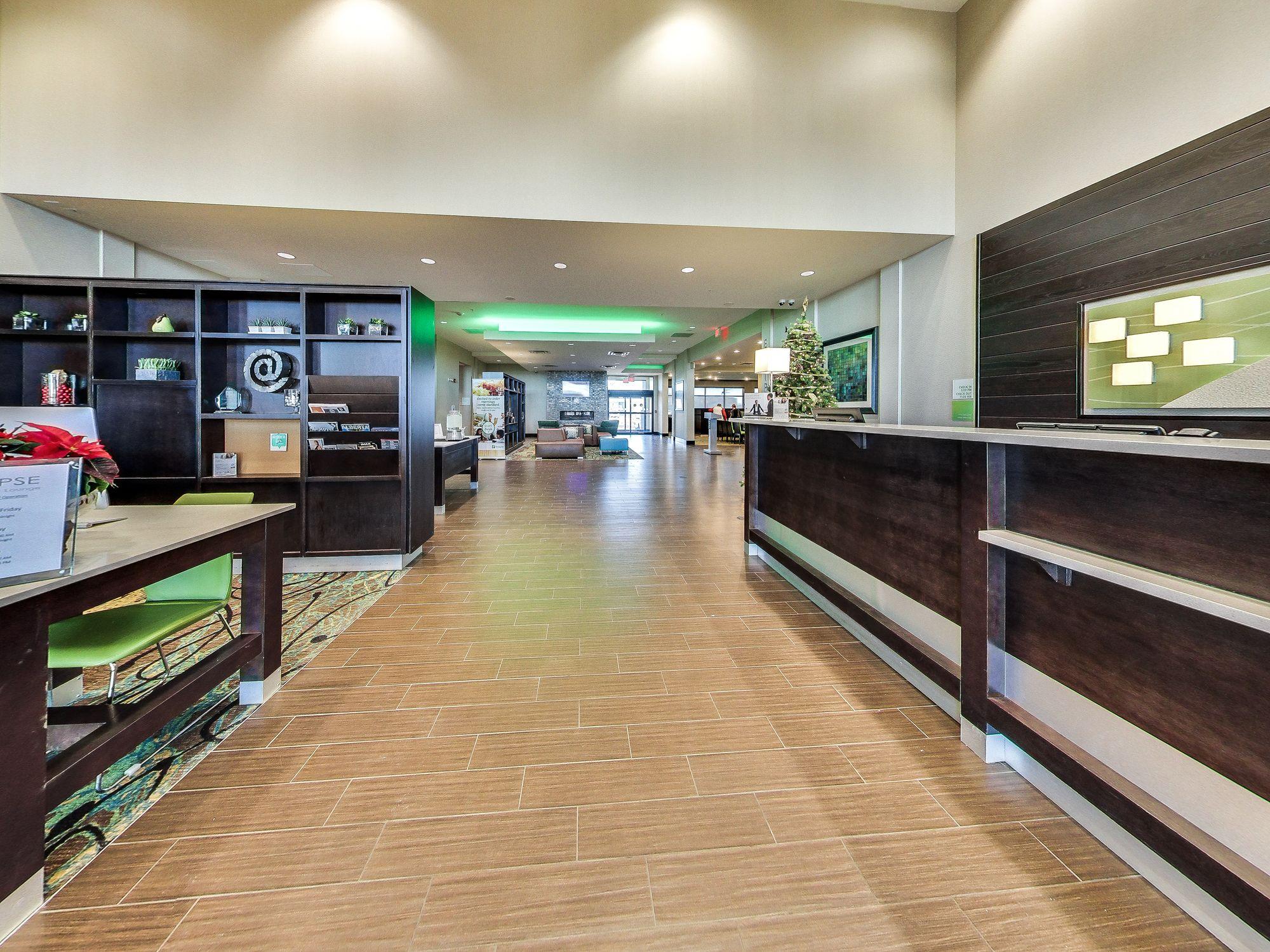 Holiday Inn Hotel & Suites Edmonton Airport Conference Centre By Ihg Ниску Екстериор снимка