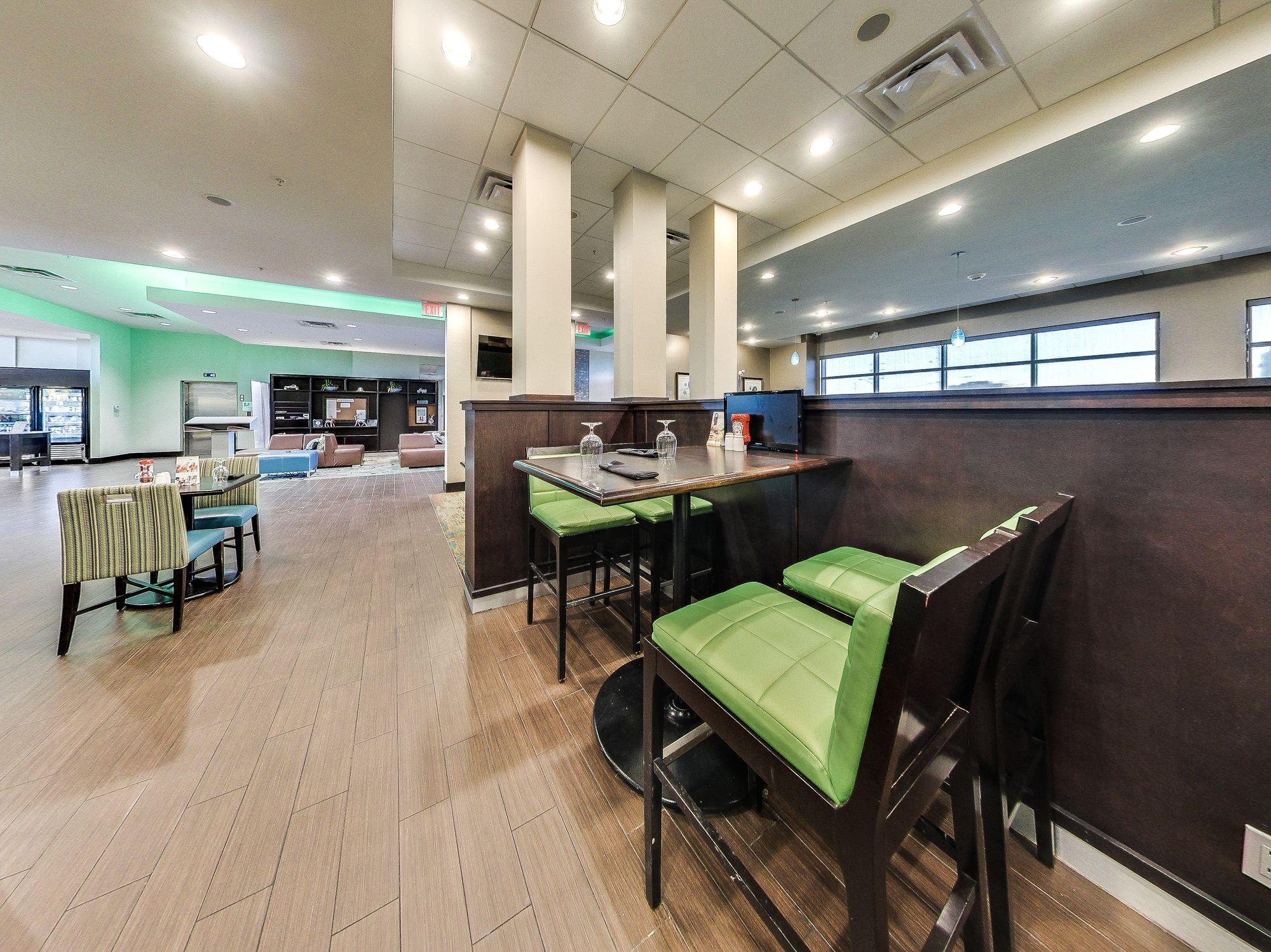 Holiday Inn Hotel & Suites Edmonton Airport Conference Centre By Ihg Ниску Екстериор снимка